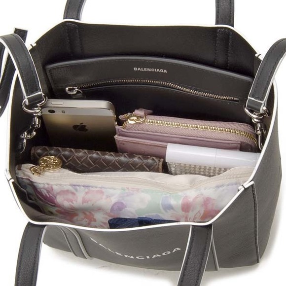 Balenciaga Everyday XXS Leather Tote Bag Black - Picture 4 of 6